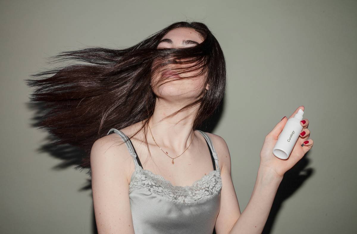 Hydrating Hair Mist: Your Secret Weapon Against Frizz, Dryness, and Dullness