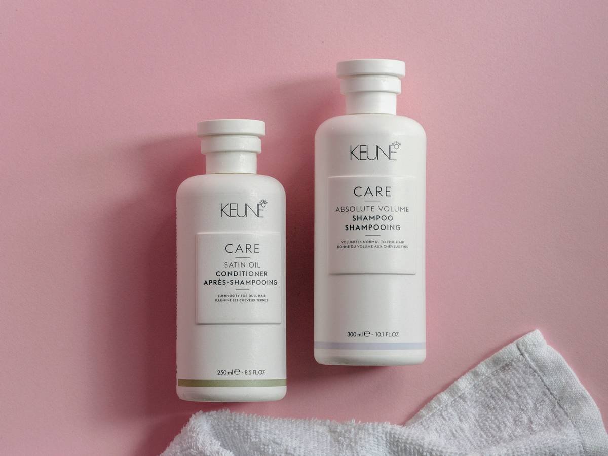 Infographic comparing beneficial vs harmful ingredients in hair nourishing mists: left side shows hyaluronic acid, panthenol, ceramides; right side shows SD alcohol 40, parabens, synthetic fragrances